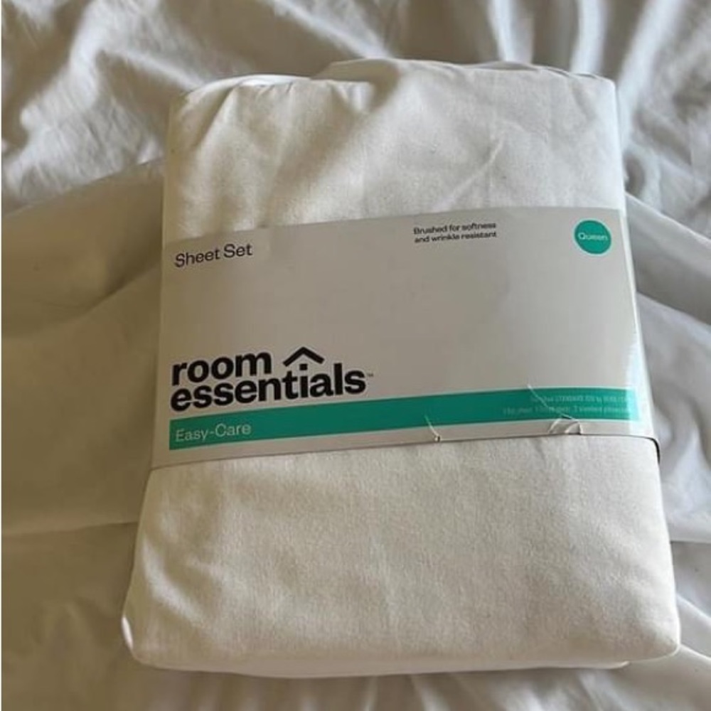 Queen Sheet Set NWT